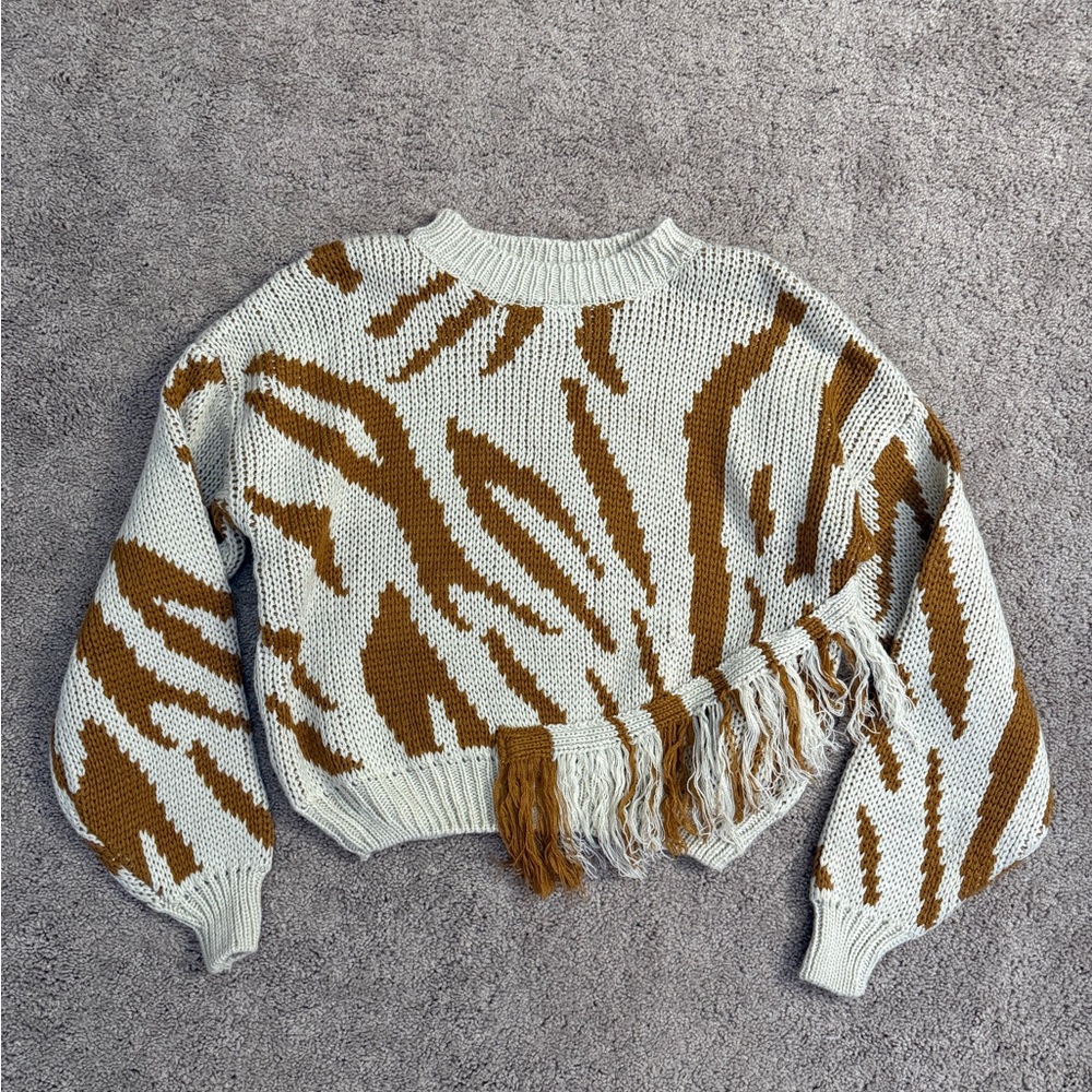 Zebra Sweater Women size Medium Brown Beige  Patterned Fringe Fall Long Sleeve